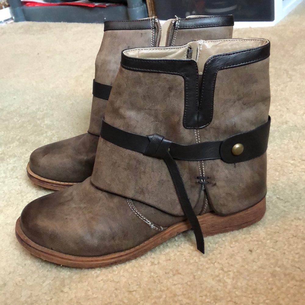 Bucco Brown Ankle Boots Size 6